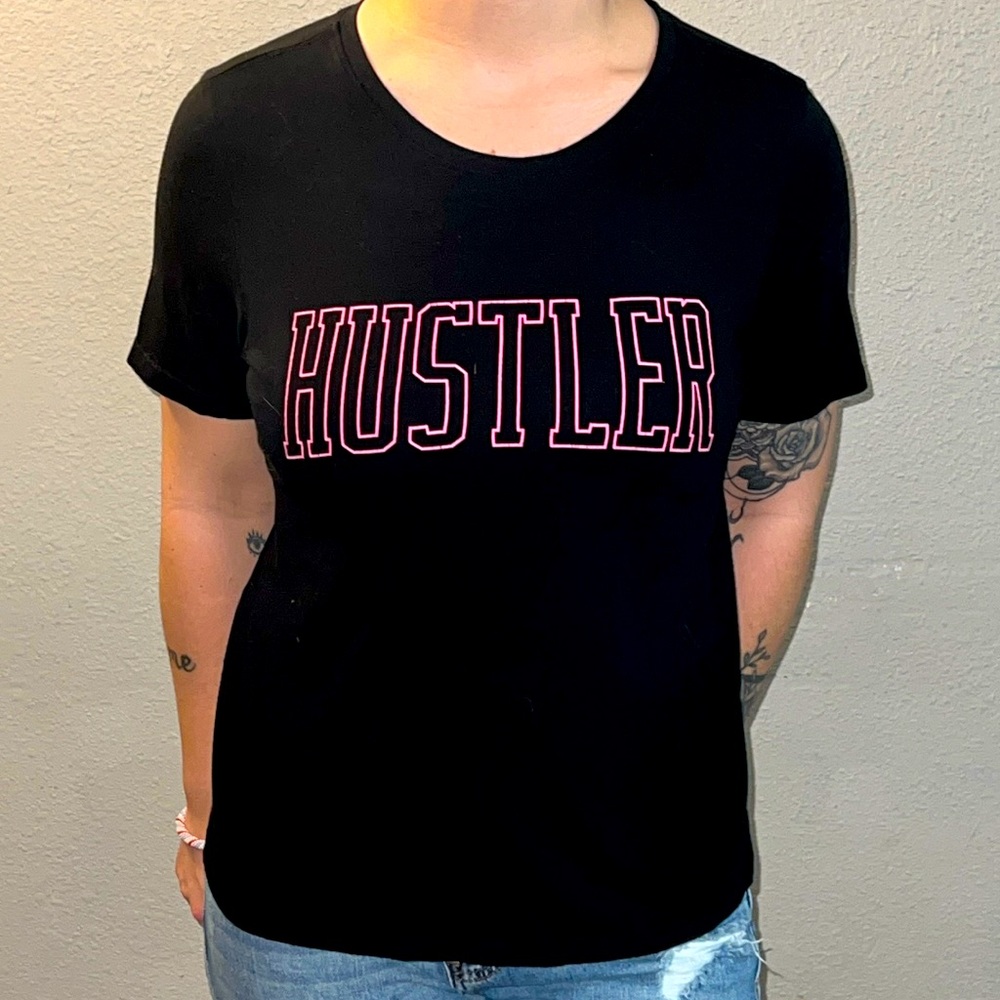 HUSTLER size medium